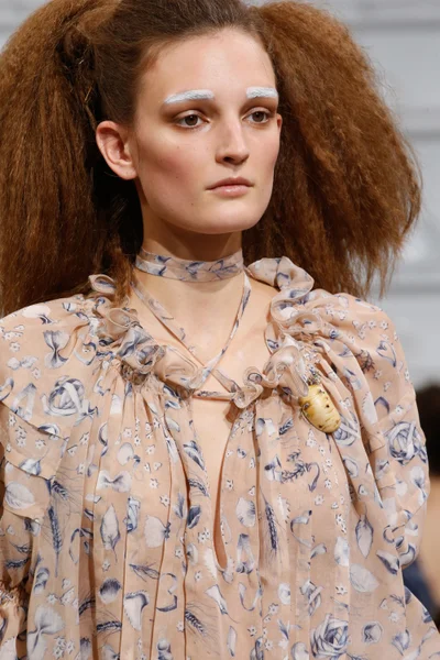 Look 60